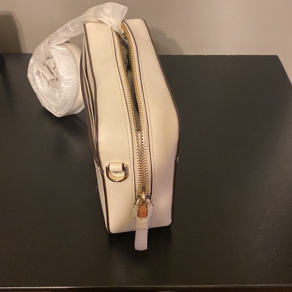 Kate Spade Crossbody - Picture 2 of 4